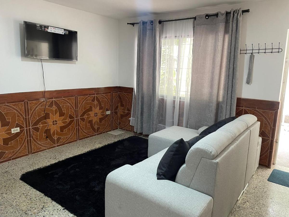 메딜린 Casa Al Frente Del Pueblito Paisa 아파트 외부 사진
